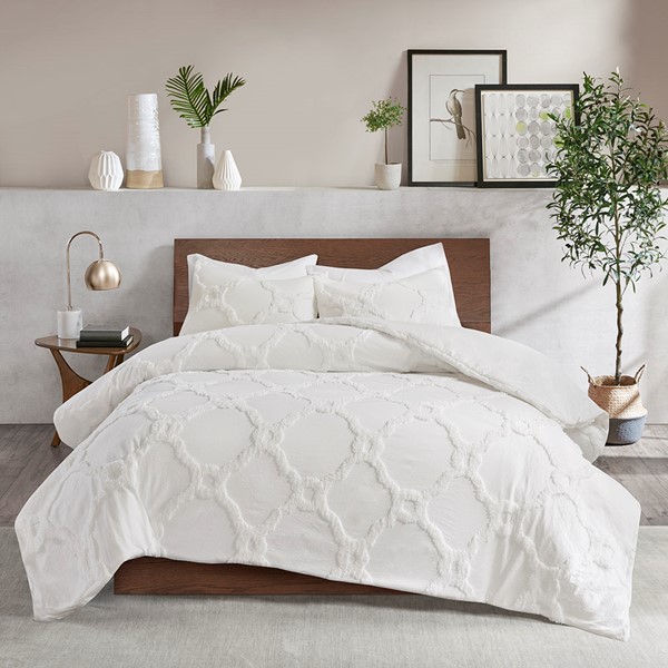 Madison Park Pacey 3 Piece Tufted Cotton Chenille Geometric Comforter Set in Off-White, Full/Queen MP10-5987