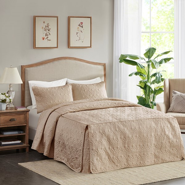 Madison Park Quebec 3 Piece Split Corner Pleated Quilted Bedspread in Khaki, King MP13-6479