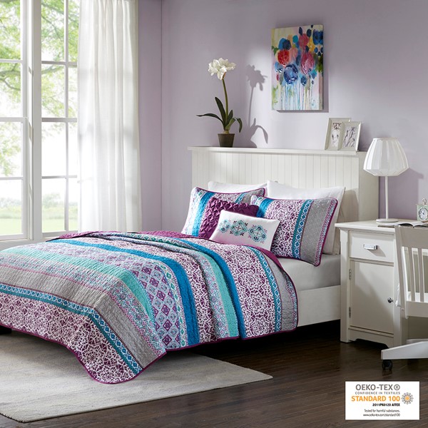 Intelligent Design Joni Reversible Quilt Set with Throw Pillows in Purple, Full/Queen ID13-1101