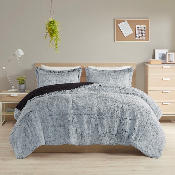 Intelligent Design Malea Shaggy Faux Fur Comforter Mini Set in Black/White, Full/Queen ID10-2235