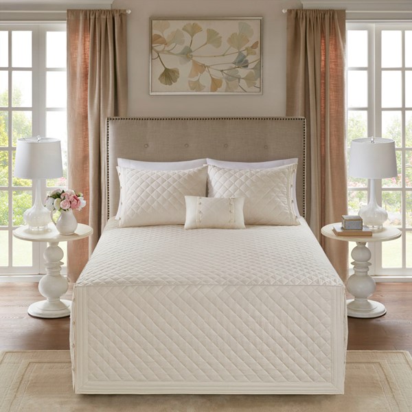 Madison Park Breanna 4 Piece Cotton Reversible Tailored Bedspread Set in Ivory, King MP13-5486