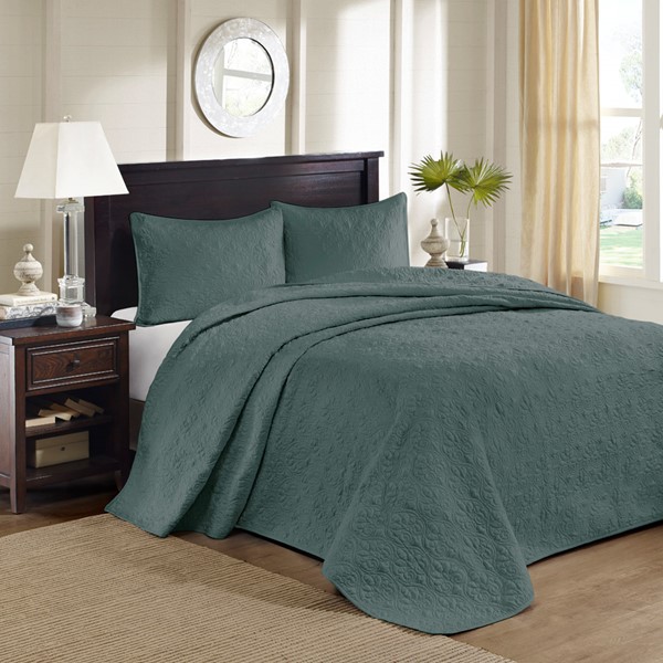 Madison Park Quebec Reversible Bedspread Set in Balsam Green, Queen MP13-8480