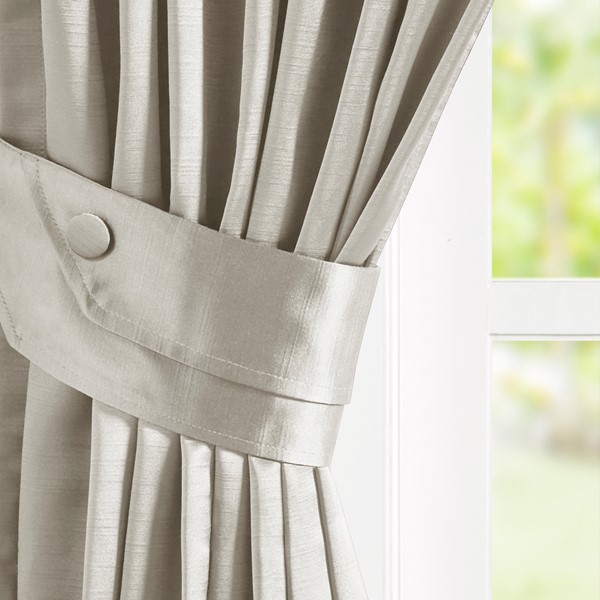 Croscill Classics Avignon Pleat Curtain Panel with Tieback (Single) in White, 52x96" CCL40-0042