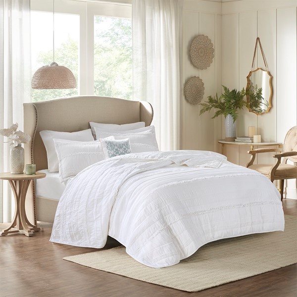 Madison Park Celeste 4 Piece Microfiber Reversible Ruffle Quilt Set with Throw Pillow in White, Full/Queen MP13-2532