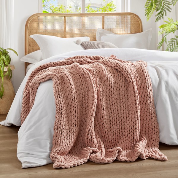 Madison Park Chunky Double Knit Handmade Throw Blanket in Blush, 50x60" MP50-6137