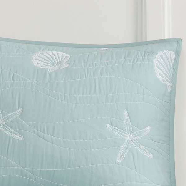 Harbor House Seaside 4 Piece Cotton Reversible Embroidered Quilt Set with Throw Pillow in Aqua, Full/Queen HH13-1547