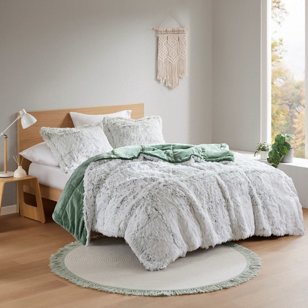 Intelligent Design Malea Shaggy Faux Fur Comforter Mini Set in Green/White, Twin/Twin XL ID10-2437