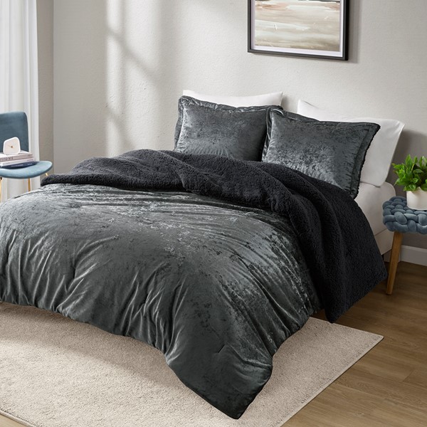 Intelligent Design Mira Crushed Velvet Sherpa Reversible Comforter Set in Charcoal, King/Cal King ID10-2381