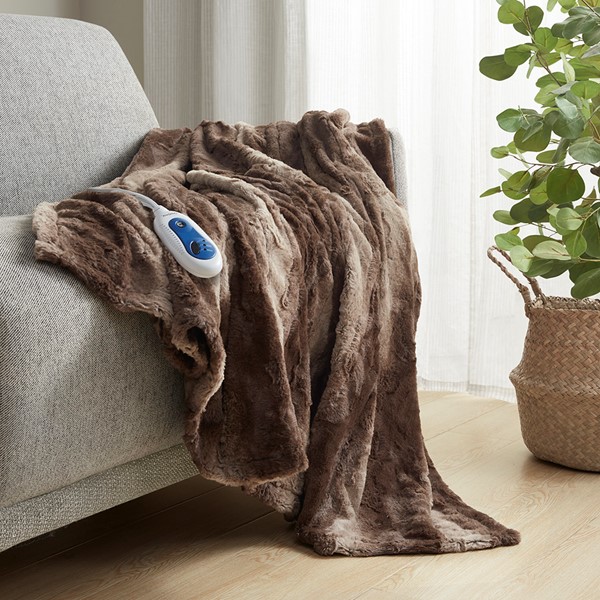 Beautyrest Zuri Oversized Faux Fur Heated Throw in Brown, 50x70" BR54-0853