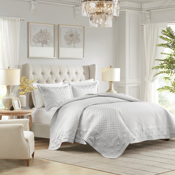 Croscill Classics Versailles 3 Piece Grey Quilt Set in Grey, Queen CCL13-0018