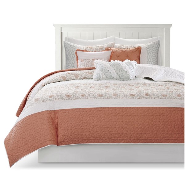 Madison Park Dawn 6 Piece Cotton Percale Quilt Set with Throw Pillows in Coral, King/Cal King MP13-2800