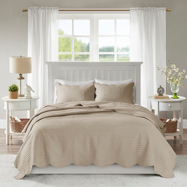 Madison Park Tuscany 3 Piece Reversible Scalloped Edge Quilt Set in Khaki, King/Cal King MP13-8498