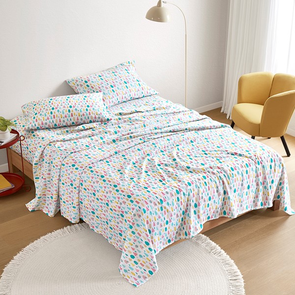 Intelligent Design Cozy Soft Cotton Flannel Printed Sheet Set in White Holiday Trees, Full ID20-2448