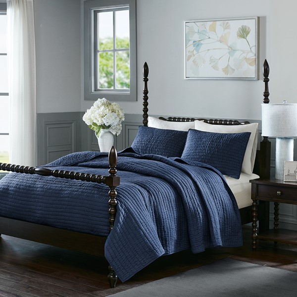 Madison Park Signature Serene 3 Piece Hand Quilted Cotton Quilt Set in Blue, Full/Queen MPS13-274