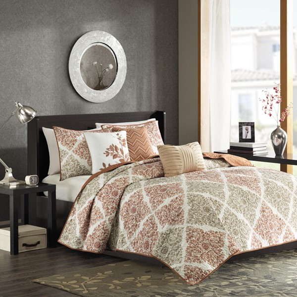 Madison Park Claire 6 Piece Printed Quilt Set with Throw Pillows, Full/Queen MP13-1422