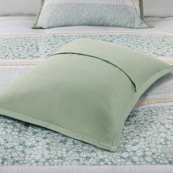 Madison Park Caralie 5 Piece Seersucker Comforter Set with Throw Pillows in Green, King/Cal King MP10-8204