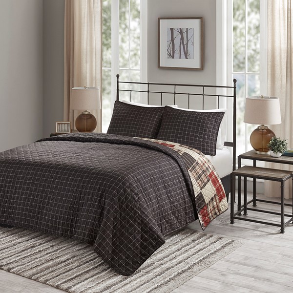 Madison Park Timber 3 Piece Reversible Printed Quilt Set in Red/Black, Full/Queen MP13-8470