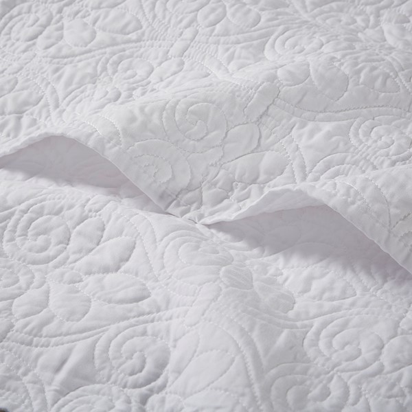 Madison Park Quebec Oversized Quilted Throw in White, 60x70" MP50-2986