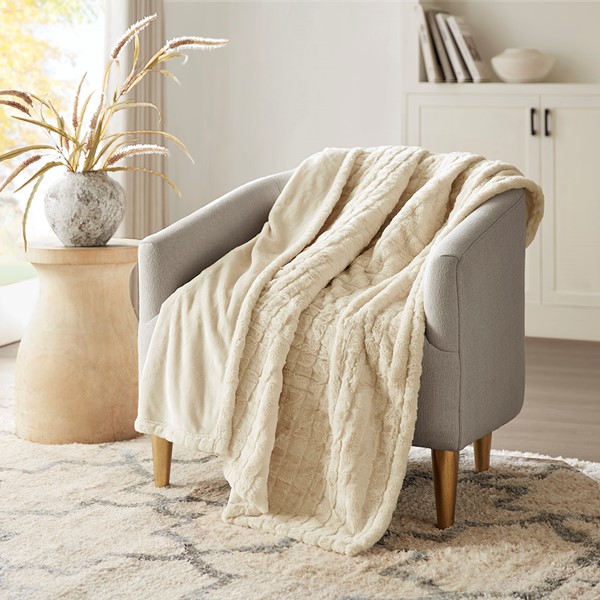 Beautyrest Zuri Oversized Faux Fur Heated Throw in Ivory Texture, 50x70" BR54-4696