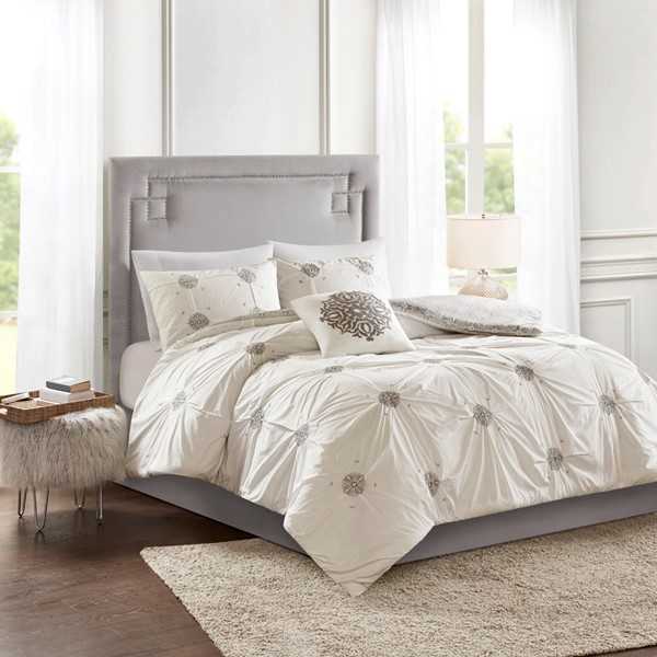 Madison Park Malia 4 Piece Embroidered Cotton Reversible Duvet Cover Set in Ivory, Full/Queen MP12-6185