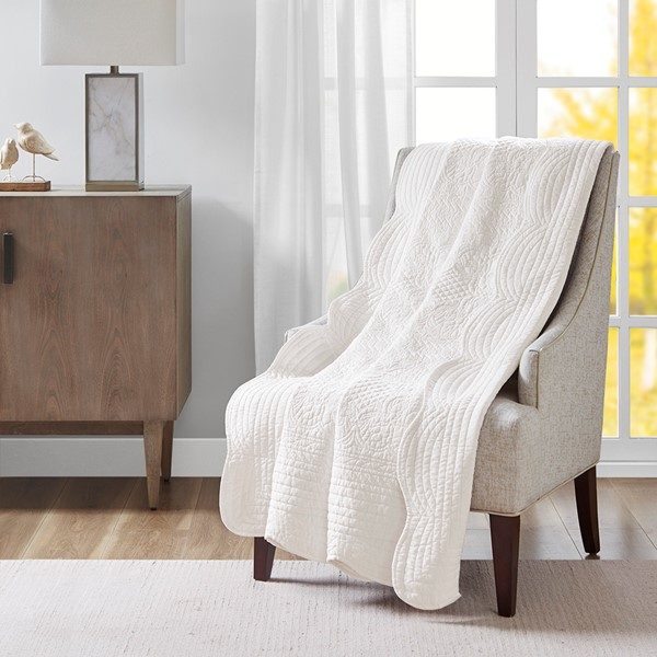 Madison Park Tuscany Oversized Quilted Throw with Scalloped Edges in White, 60x72" MP50-1216