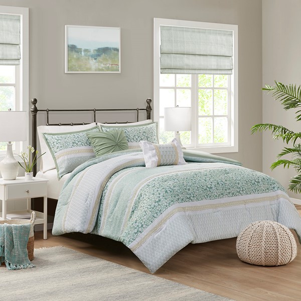 Madison Park Caralie 5 Piece Seersucker Comforter Set with Throw Pillows in Green, King/Cal King MP10-8204