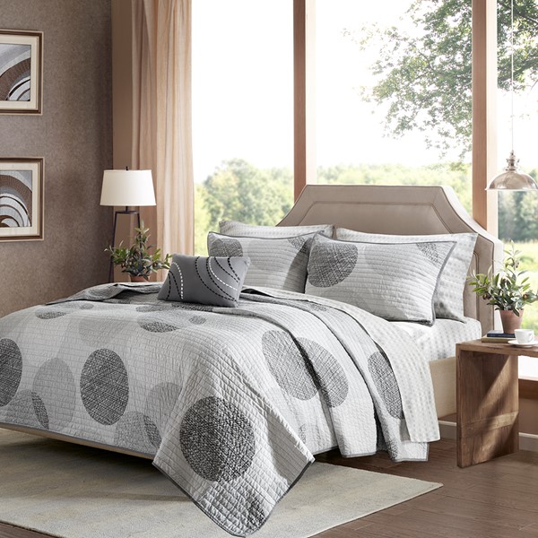 Madison Park Essentials Knowles Quilt Set with Cotton Bed Sheets in Grey, Cal King MPE13-312