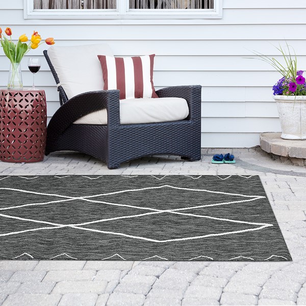 Madison Park Darya Moroccan Indoor/Outdoor Rug in Grey/White, 8x10' GP35-0005