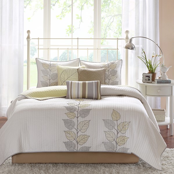 Madison Park Caelie 6 Piece Embroidered Quilt Set with Throw Pillows in Yellow, King/Cal King MP13-776