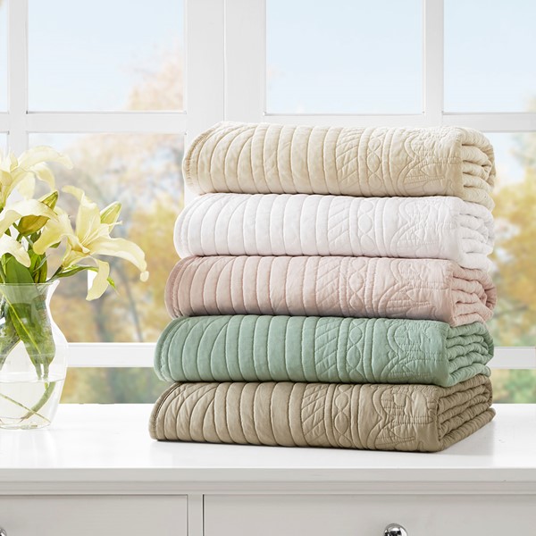 Madison Park Tuscany Oversized Quilted Throw with Scalloped Edges in Seafoam, 60x72" MP50-4301