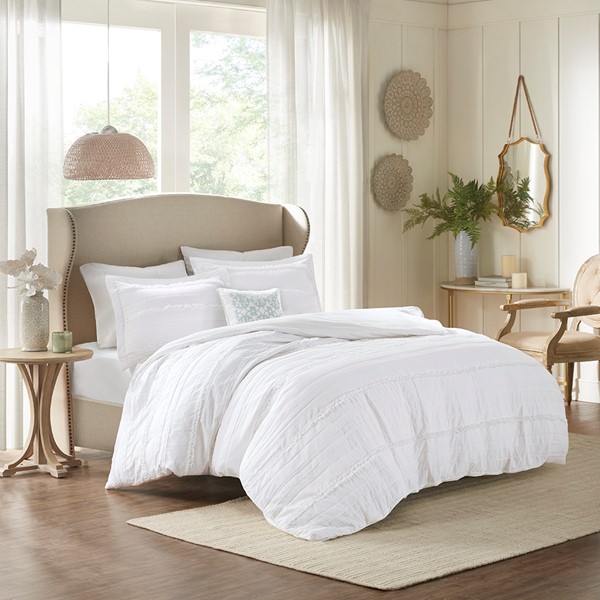 Madison Park Celeste 4 Piece Microfiber 2-in-1 Duvet Set in White, Full/Queen MP12-2530