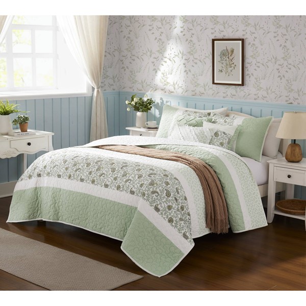 Madison Park Dawn 6 Piece Cotton Percale Quilt Set with Throw Pillows in Sage Green, King/Cal King MP13-8602