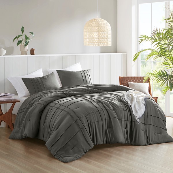 Comfort Spaces Walker Soft Washed Pleated Comforter Set in Grey, Cal King AM10-0469