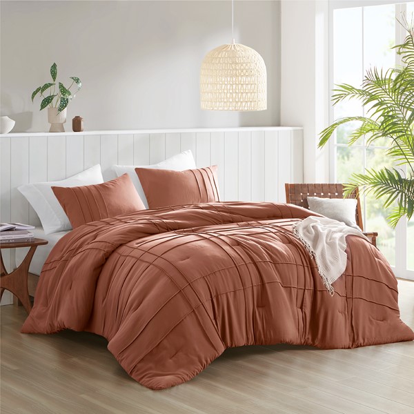 Comfort Spaces Walker Soft Washed Pleated Comforter Set in Clay, Queen AM10-0393