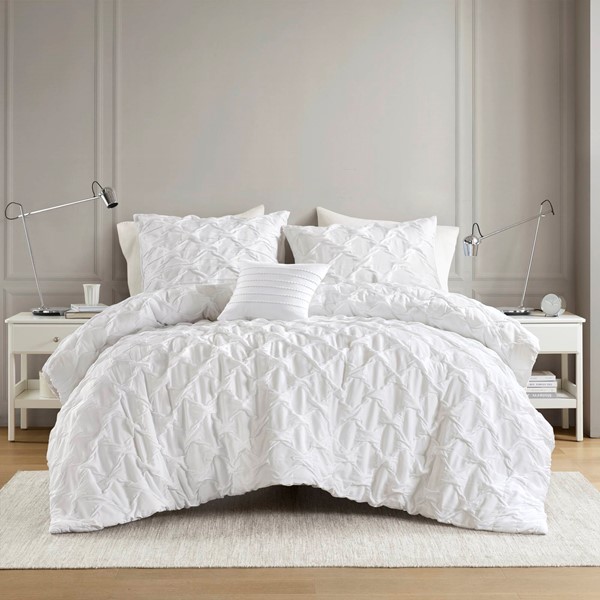 Comfort Spaces Bailey Diamond Pintuck Pleated Woven Comforter Set in White, Full/Queen AM10-0159