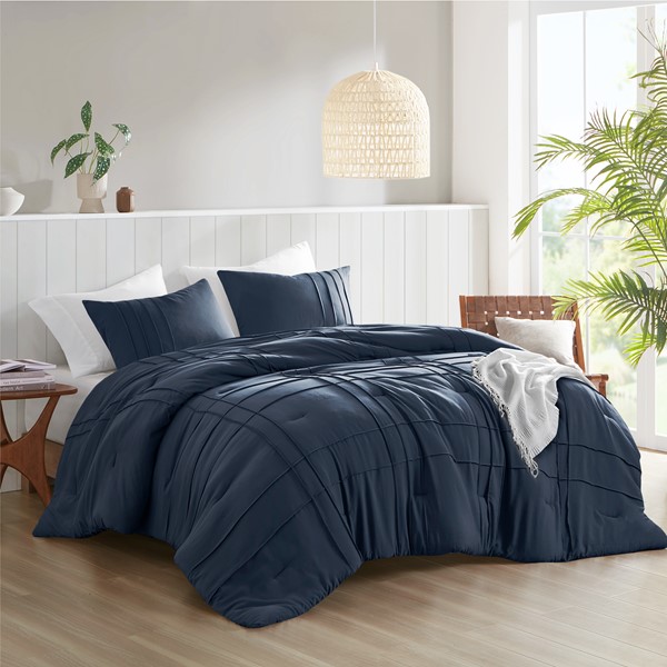 Comfort Spaces Walker Soft Washed Pleated Comforter Set in Navy, Cal King AM10-0457