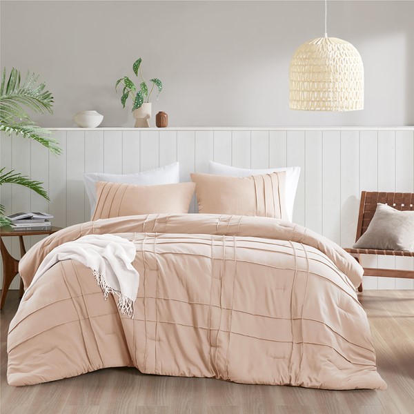 Comfort Spaces Walker Soft Washed Pleated Comforter Set in Blush, Cal King AM10-0463