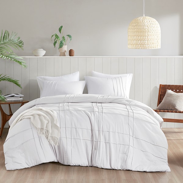 Comfort Spaces Walker Soft Washed Pleated Comforter Set in White, King AM10-0009