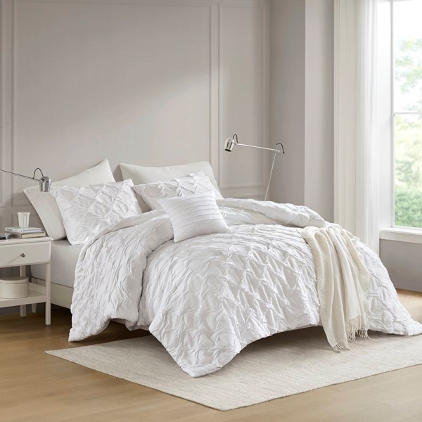 Comfort Spaces Bailey Diamond Pintuck Pleated Woven Comforter Set in White, Twin/Twin XL AM10-0158