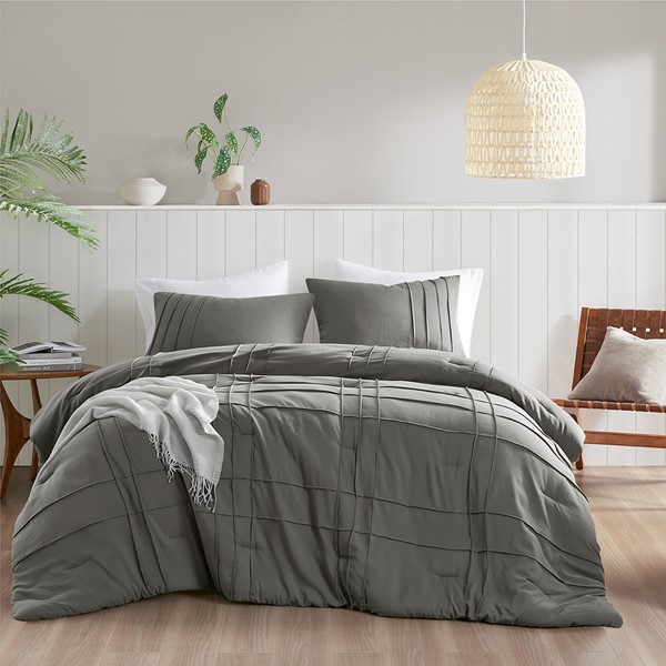 Comfort Spaces Walker Soft Washed Pleated Comforter Set in Grey, Cal King AM10-0469