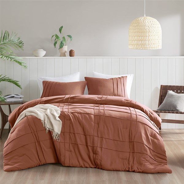 Comfort Spaces Walker Soft Washed Pleated Comforter Set in Clay, Queen AM10-0393