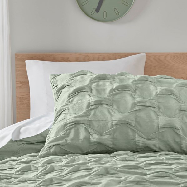 Comfort Spaces Bailey Diamond Pintuck Pleated Woven Comforter Set in Green, Full/Queen AM10-0165