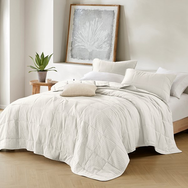 Comfort Spaces Aera Waffle Weave Textured Quilt Set in White, Full/Queen AM14-0375