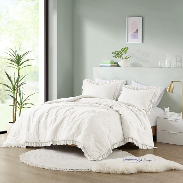 Comfort Spaces Hannah Diamond Quilted Ruffle Edge Comforter Set in Ivory, Full/Queen AM10-0195
