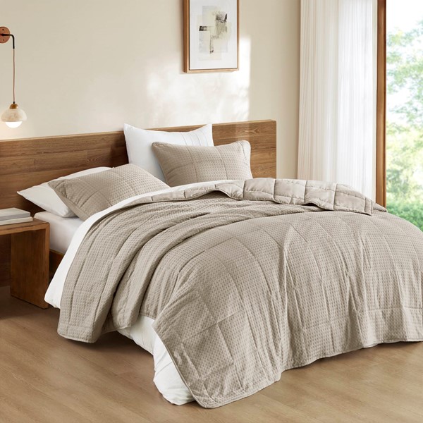 Comfort Spaces Aera Waffle Weave Textured Quilt Set in Neutral, Full/Queen AM14-0372