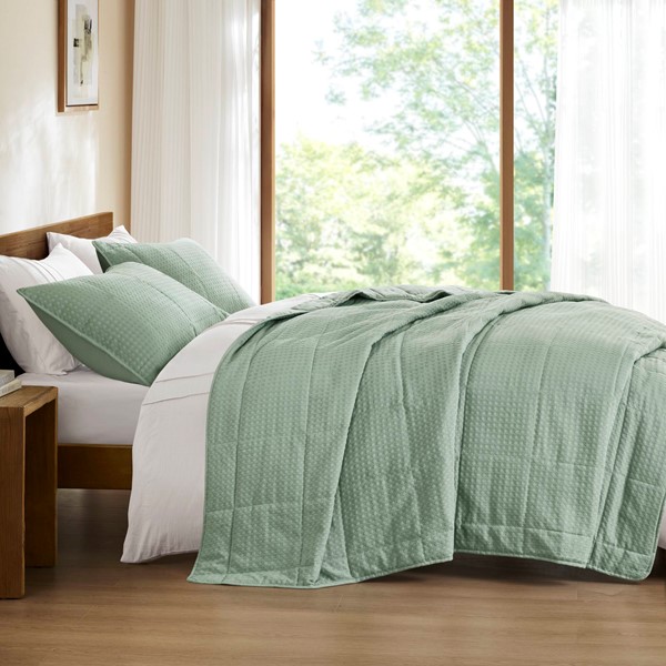 Comfort Spaces Aera Waffle Weave Textured Quilt Set in Green, Full/Queen AM14-0369