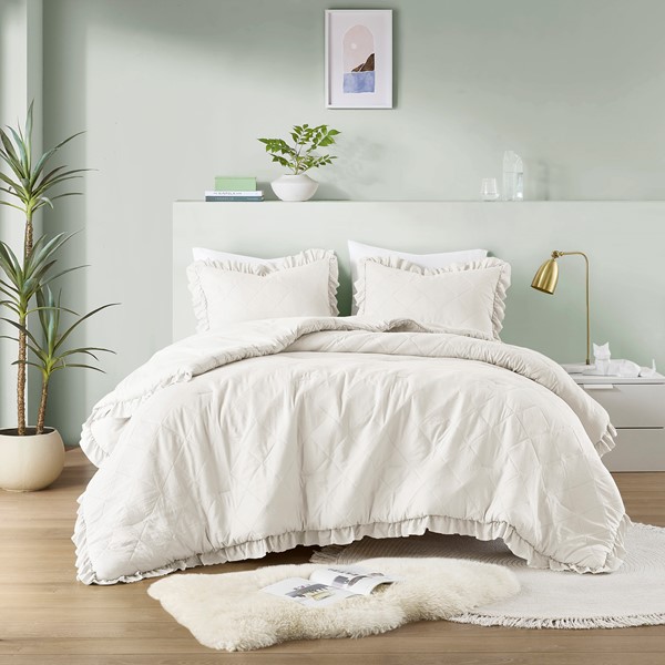 Comfort Spaces Hannah Diamond Quilted Ruffle Edge Comforter Set in Ivory, Full/Queen AM10-0195