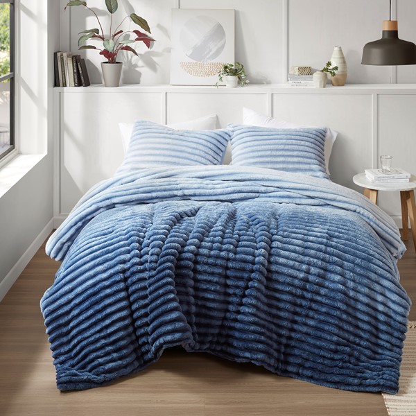 Intelligent Design Ombak Fluffy Ribbed Plush Comforter Set in Blue Ombre, Full/Queen AM10-0384