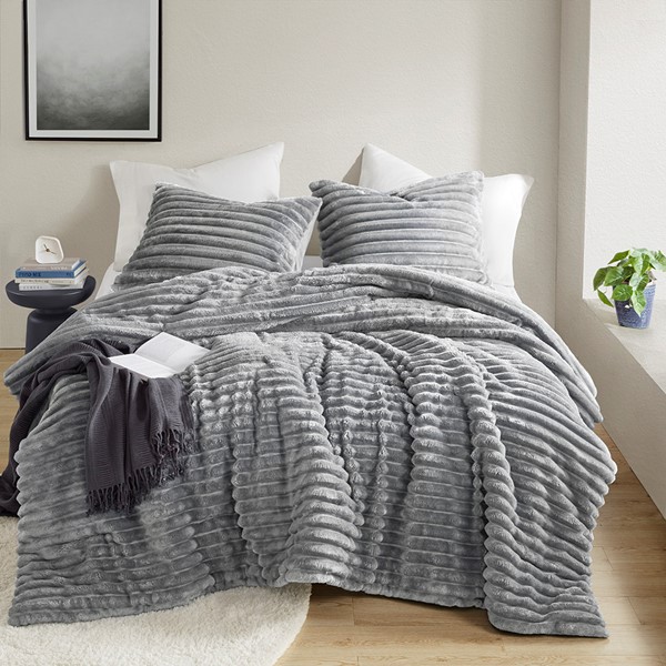 Intelligent Design Ombak Fluffy Ribbed Plush Comforter Set in Gray, Full/Queen AM10-0278