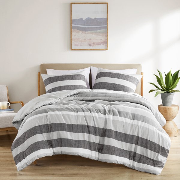 Comfort Spaces Owain Stripe Textured Print Comforter Set in Black/Grey, Full/Queen AM10-0132